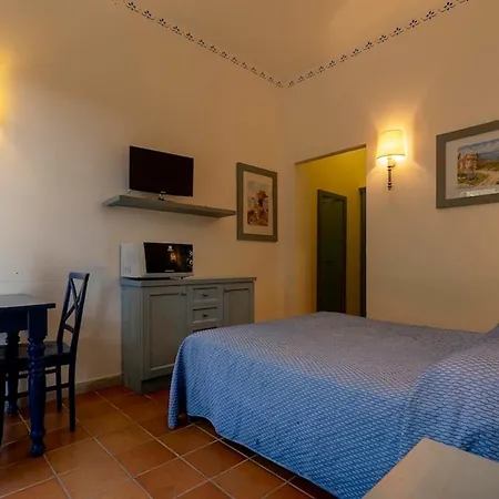 Villaggio Cala Mancina Aparthotel 4*