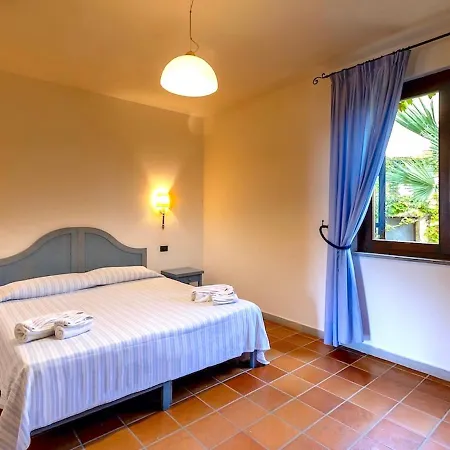 Villaggio Cala Mancina Aparthotel 4*