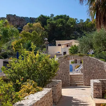 Aparthotel Villaggio Cala Mancina 4*