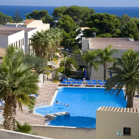 Villaggio Cala Mancina Aparthotel 4*