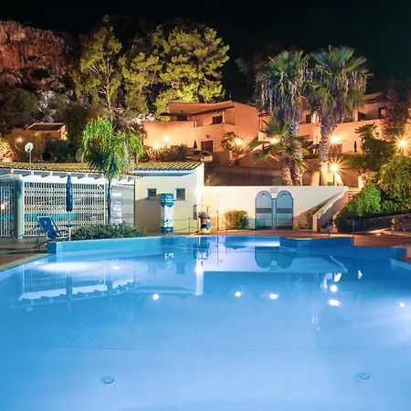 Villaggio Cala Mancina 4*