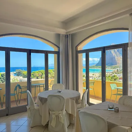 Villaggio Cala Mancina 4*